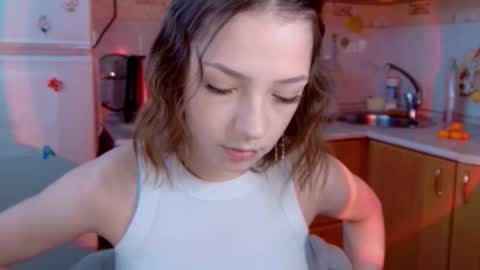 Snapshot of pambeeslyy chatting on February 2026 08:35:01 AM Pam online show from February 2026 08:35:01 AM