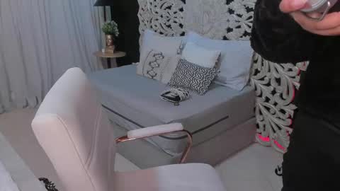 pamela online show from September 2025 04:05:01 AM