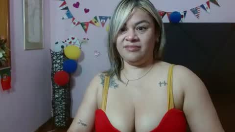 Snapshot of pamela_echeverria chatting on June 2026 11:19:01 AM pamela_echeverria online show from June 2026 11:19:01 AM