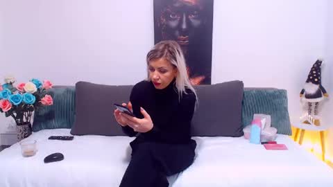 PAMEL ISSY online show from January 2025 03:45:01 PM