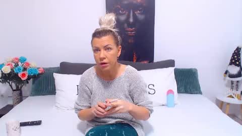 PAMEL ISSY online show from February 2025 06:37:01 AM