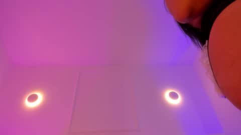 Manuela online show from October 2025 12:26:02 PM