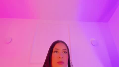 Manuela online show from October 2025 12:39:02 PM