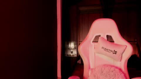Snapshot of pamelaascott chatting on April 2026 08:26:02 PM P A M online show from April 2026 08:26:02 PM