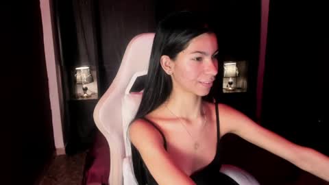 Snapshot of pamelaascott chatting on May 2026 04:19:01 AM P A M online show from May 2026 04:19:01 AM