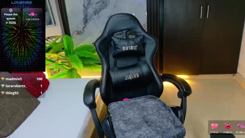 Paola online show from January 2025 12:46:01 AM