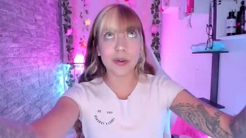 pamelajhonsom online show from September 2025 01:49:01 AM