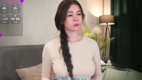 Diana online show from October 2025 11:24:02 PM