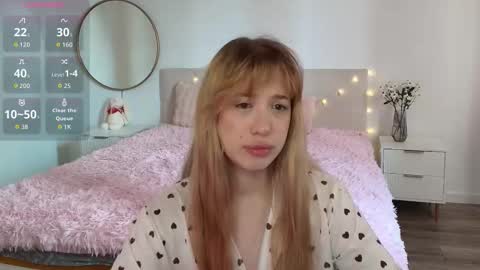 Lina online show from March 2026 03:25:02 AM