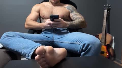 Oleg online show from November 2025 05:17:02 AM