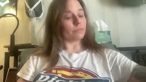 Snapshot of pantiesofthefae chatting on February 2026 05:38:01 PM Pantiesofthefae online show from February 2026 05:38:01 PM