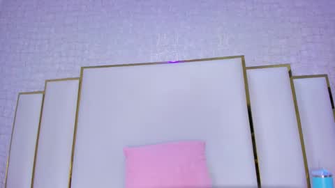 Paola  online show from October 2025 11:40:02 AM