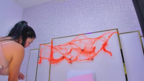 Paola  online show from October 2025 10:34:02 AM