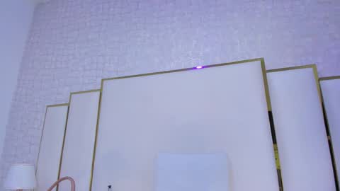 Paola  online show from November 2025 11:32:01 AM