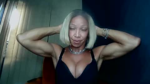 PAOLLA 23CM online show from May 2026 06:31:02 PM