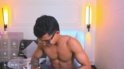 Snapshot of paradise_boy_s chatting on May 2026 02:12:01 PM Ryan And Casper online show from May 2026 02:12:01 PM
