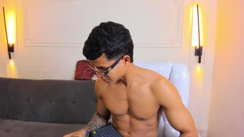 Snapshot of paradise_boy_s chatting on May 2026 02:01:02 PM Ryan And Casper online show from May 2026 02:01:02 PM