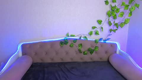 Snapshot of paradisepleasure_ chatting on December 2024 02:56:02 AM Allie  Alex Thumbs up if you like us online show from December 2024 02:56:02 AM