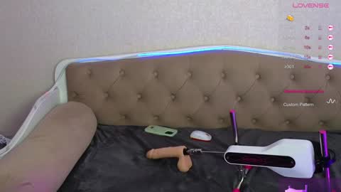 Snapshot of paradisepleasure_ chatting on December 2024 05:09:02 AM Allie  Alex Thumbs up if you like us online show from December 2024 05:09:02 AM