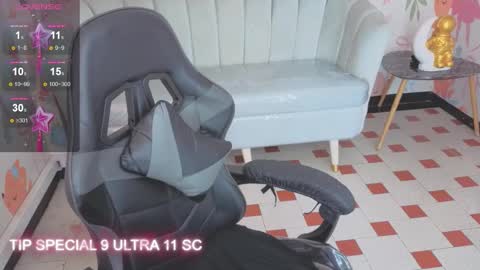 Snapshot of paris09_v chatting on January 2026 04:00:01 PM PARIS online show from January 2026 04:00:01 PM