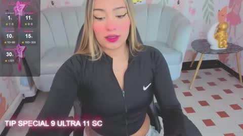 Snapshot of paris09_v chatting on January 2026 03:22:02 AM PARIS online show from January 2026 03:22:02 AM