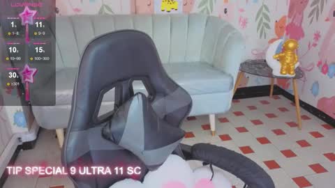 Snapshot of paris09_v chatting on February 2026 03:35:01 AM PARIS online show from February 2026 03:35:01 AM