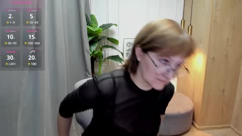 Paris online show from March 2025 07:38:02 PM