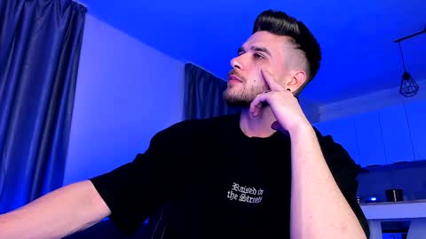 Paris online show from January 2025 09:36:01 PM