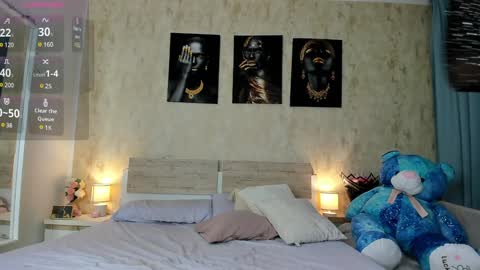 Paris online show from December 2024 05:10:01 AM