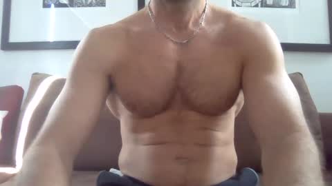 Snapshot of parisien75015 chatting on January 2025 06:19:02 AM Porn Actor 21cm Hetero online show from January 2025 06:19:02 AM