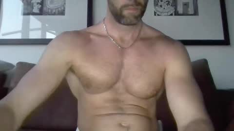 Snapshot of parisien75015 chatting on January 2025 06:06:01 PM Porn Actor 21cm Hetero online show from January 2025 06:06:01 PM