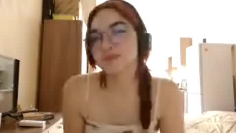 Snapshot of parisstoot chatting on November 2025 09:25:02 PM Michelle online show from November 2025 09:25:02 PM