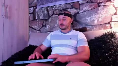 parker lavine online show from January 2025 05:05:01 AM