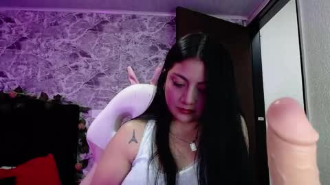 pau cute online show from November 2025 09:15:01 PM