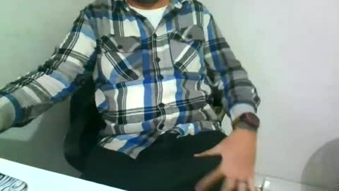 Snapshot of pau_transante69 chatting on June 2026 08:00:02 PM pau_transante69 online show from June 2026 08:00:02 PM