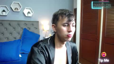 Snapshot of paul_myller chatting on November 2025 03:52:02 AM PAUL MYLLER online show from November 2025 03:52:02 AM