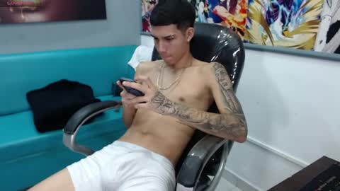 Snapshot of paul_ponce chatting on June 2026 02:08:02 PM PAUL online show from June 2026 02:08:02 PM