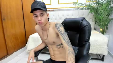 Snapshot of paul_ponce chatting on June 2026 12:53:01 PM PAUL online show from June 2026 12:53:01 PM