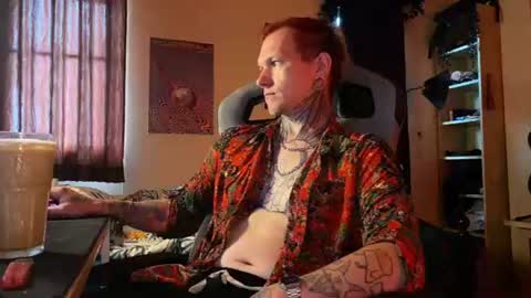 Snapshot of paul_razor chatting on June 2026 01:52:02 AM Paul online show from June 2026 01:52:02 AM