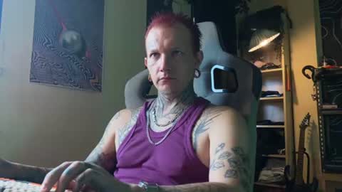 Snapshot of paul_razor chatting on June 2026 02:58:01 AM Paul online show from June 2026 02:58:01 AM