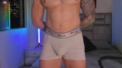Snapshot of paul_roger chatting on July 2026 01:00:01 AM PAUL ROGER online show from July 2026 01:00:01 AM