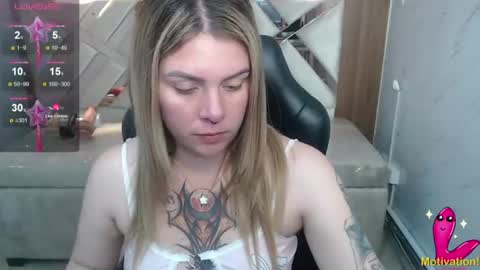 Snapshot of paula_b_ chatting on June 2026 12:50:01 PM Paula online show from June 2026 12:50:01 PM