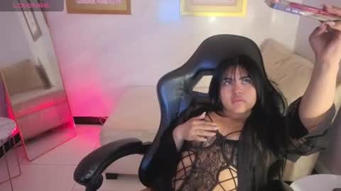 Snapshot of paulette_v chatting on June 2026 02:27:01 PM Live 800am 200pm COLOMBIAN HOUR online show from June 2026 02:27:01 PM