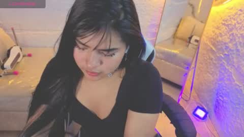 Snapshot of paulette_v chatting on July 2026 03:03:02 PM Live 800am 200pm COLOMBIAN HOUR online show from July 2026 03:03:02 PM