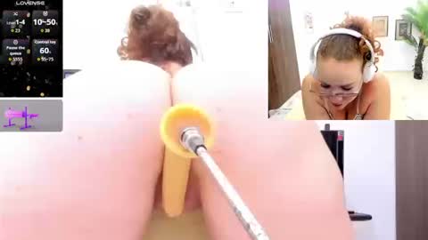 Paulina Davis  online show from September 2025 04:04:02 AM