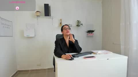 paulina online show from September 2025 06:52:01 PM