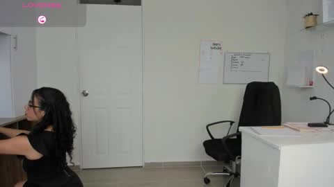 paulina online show from October 2025 07:11:01 PM