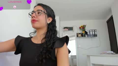 paulina online show from March 2026 09:19:01 PM