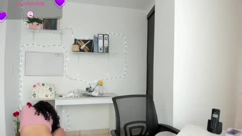 paulina online show from April 2026 06:48:02 PM