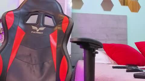 Paulina  online show from November 2025 08:29:01 PM